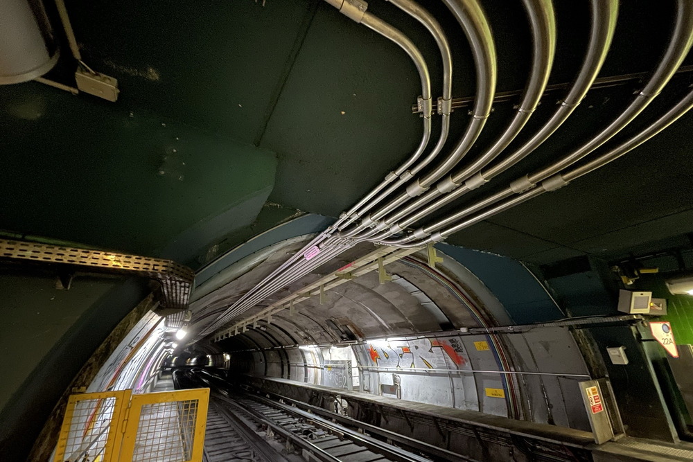 BUISPOST METRO SNEF
